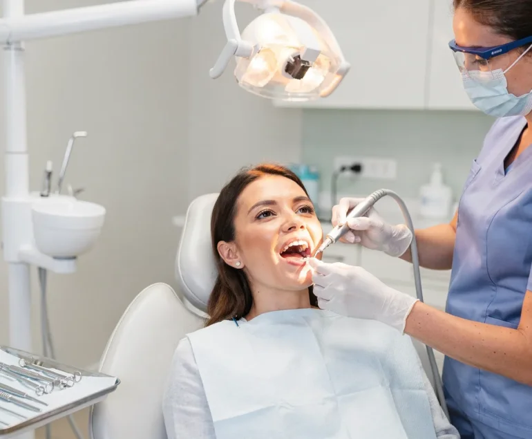 Does dental cleaning whiten teeth